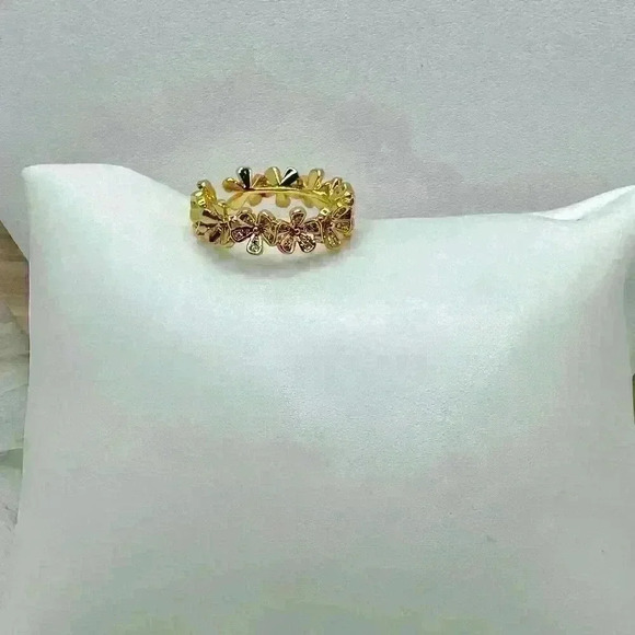 Coquette Style 18k Gold Plated Stainless Steel Cuff Ring with Shining Zirconia - Picture 2 of 5